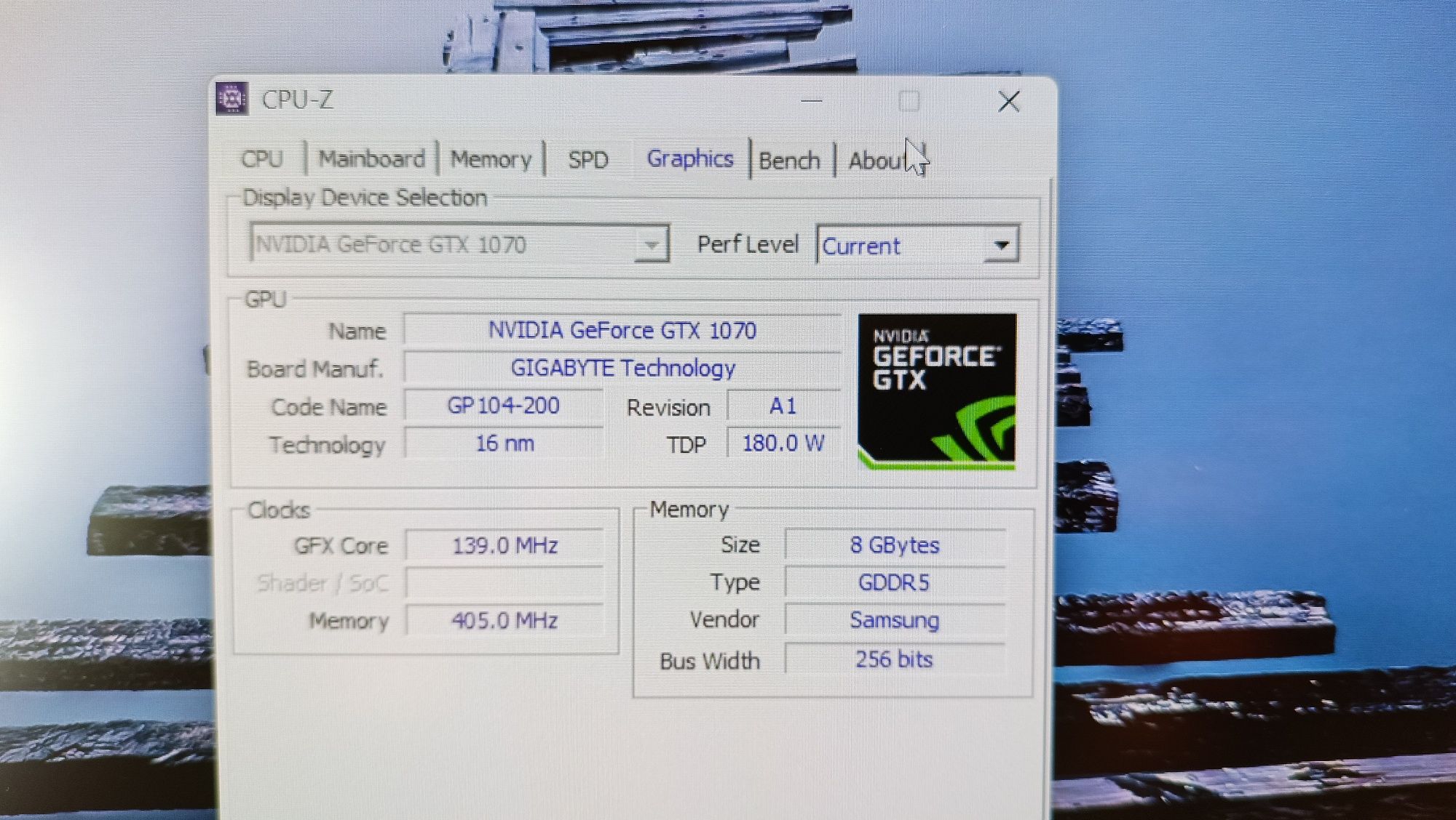Komputer stacjonarny - i7 9700 - GTX 1070 8GB - 64GB DDR4 - 1TB SSD