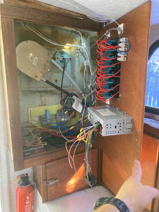 elektryczne instalacje Yachtowe produkcja naprawa