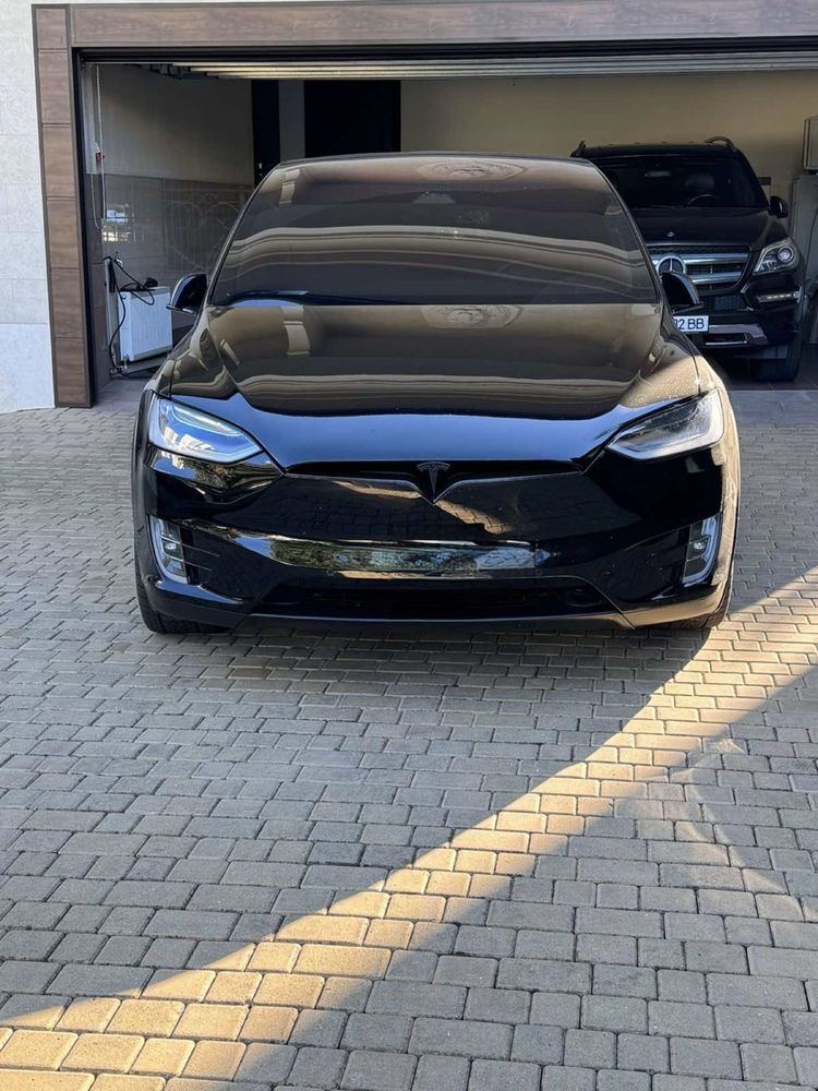TESLA Model X Perfomance Ludicrous+