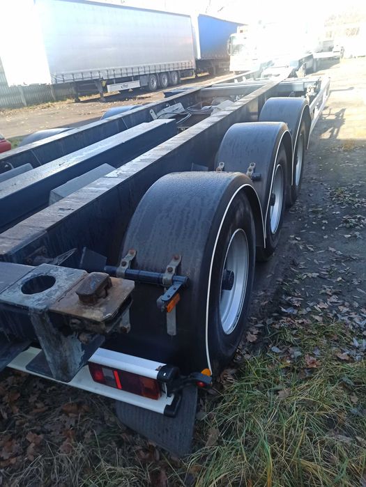 Sprzedam naczepę do przewozu kontenerów