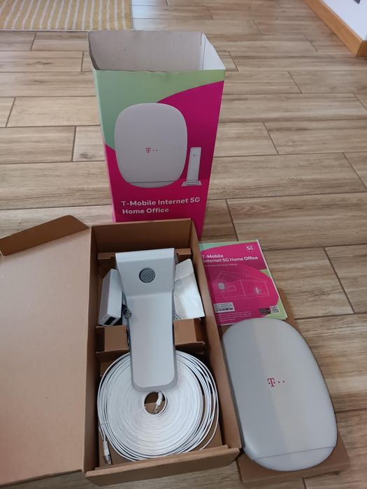 Nowy zestaw zawierający router T-mobile Internet 5G Home Office Box