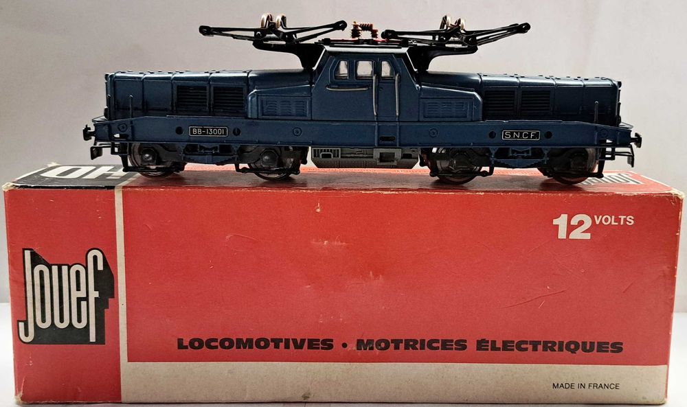 Locomotiva Jouef (dois carris H0) Fim de colecção.
