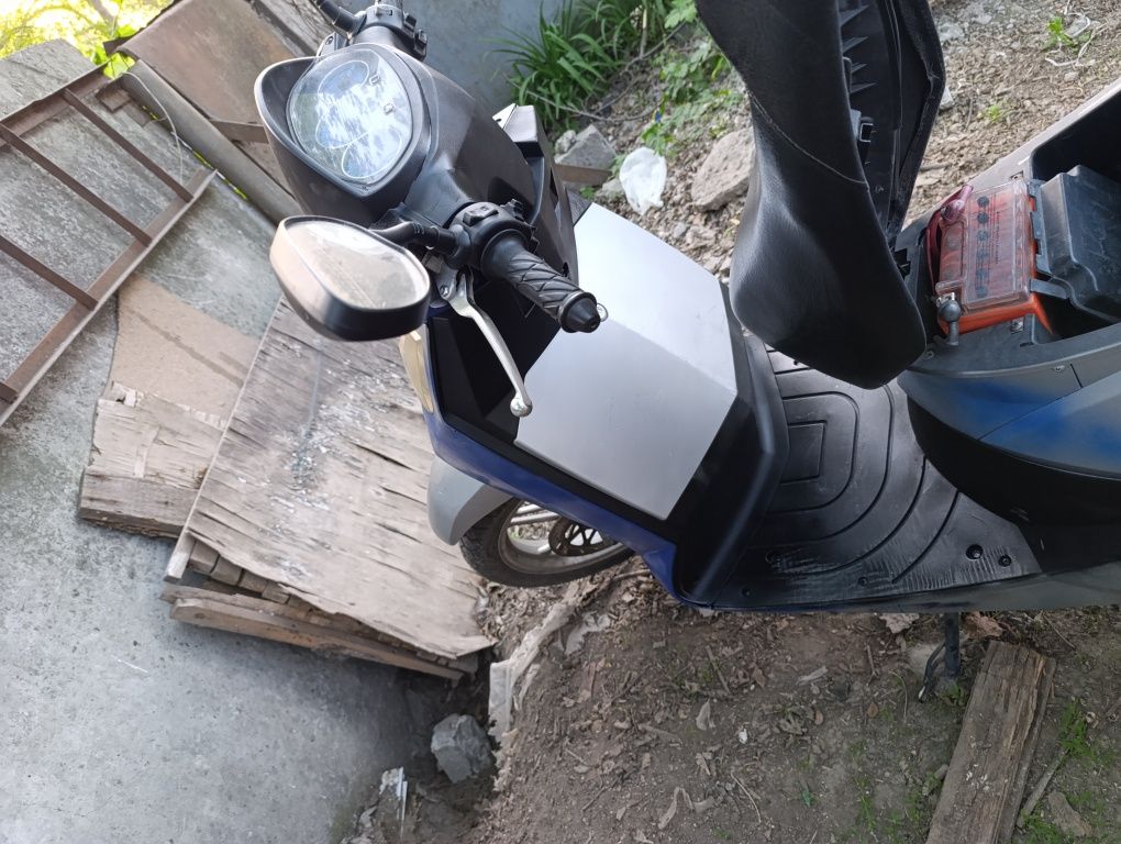 Скутер ZN150T-18 DIAMOND
ZN150T-18(DIAMOND)