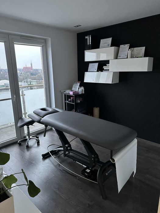 Stół rehabilitacyjny, do masażu, elektryczny - Agila 4