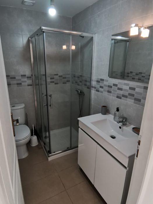 Aluga-se T0 completsmente mobilado