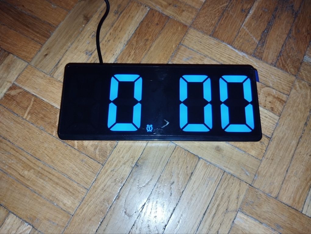 Zegarek alarm LED stojący