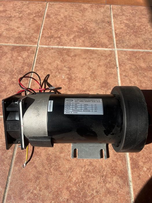 Silnik bieżni Yacheng YA652A