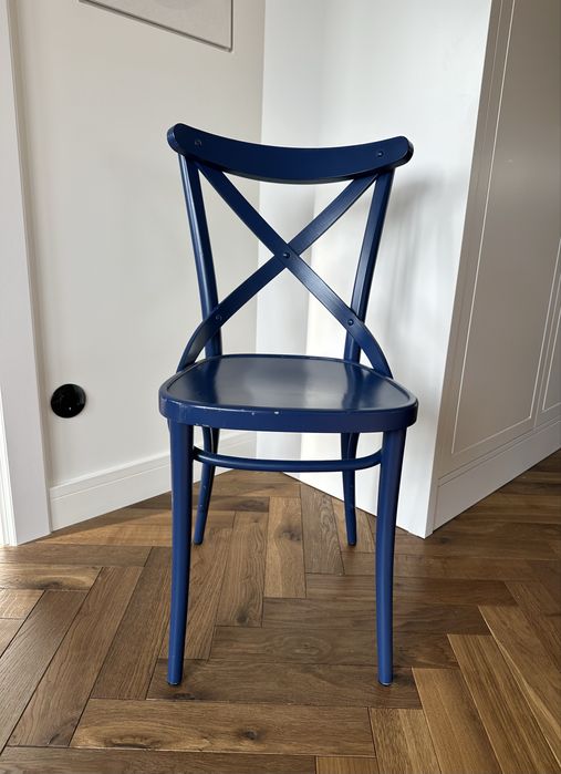 Krzeslo Ton granatowe ciemno niebieskie drewno