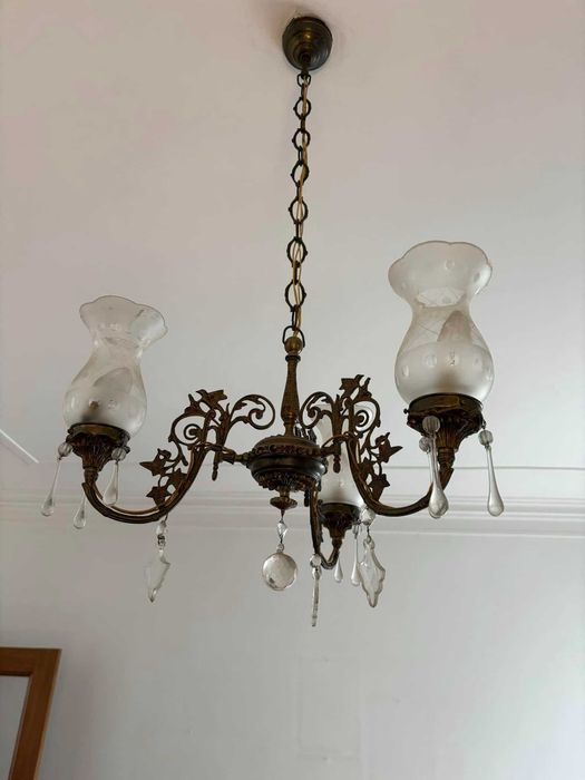 Vários candeeiros antigos