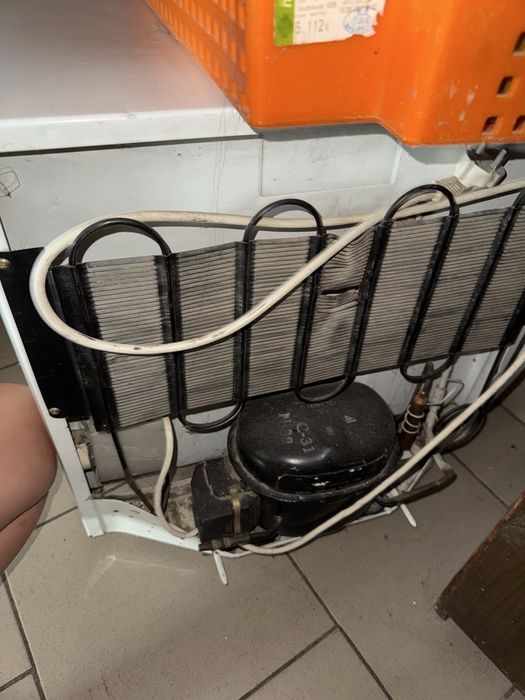 Продам морозильну камеру privileg робочa