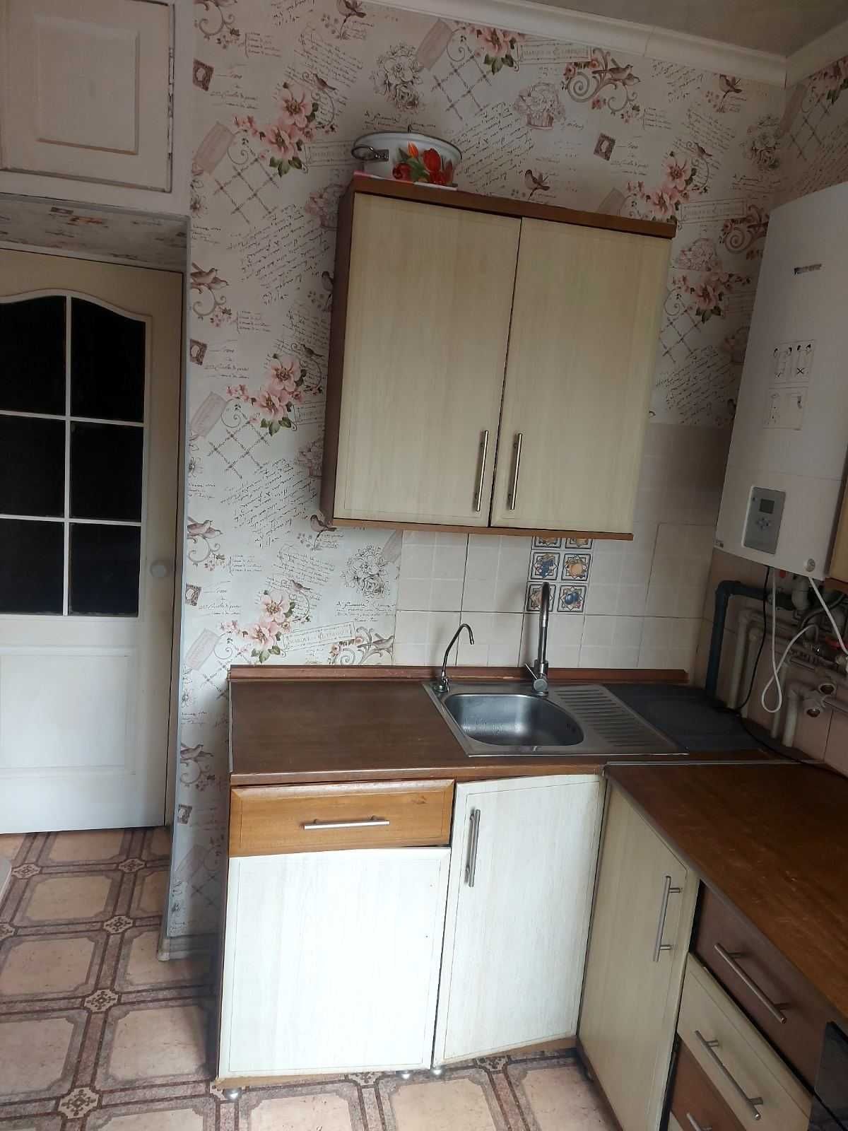 Продам об'єднані 2 квартири (70м²), 2 балкони + гараж