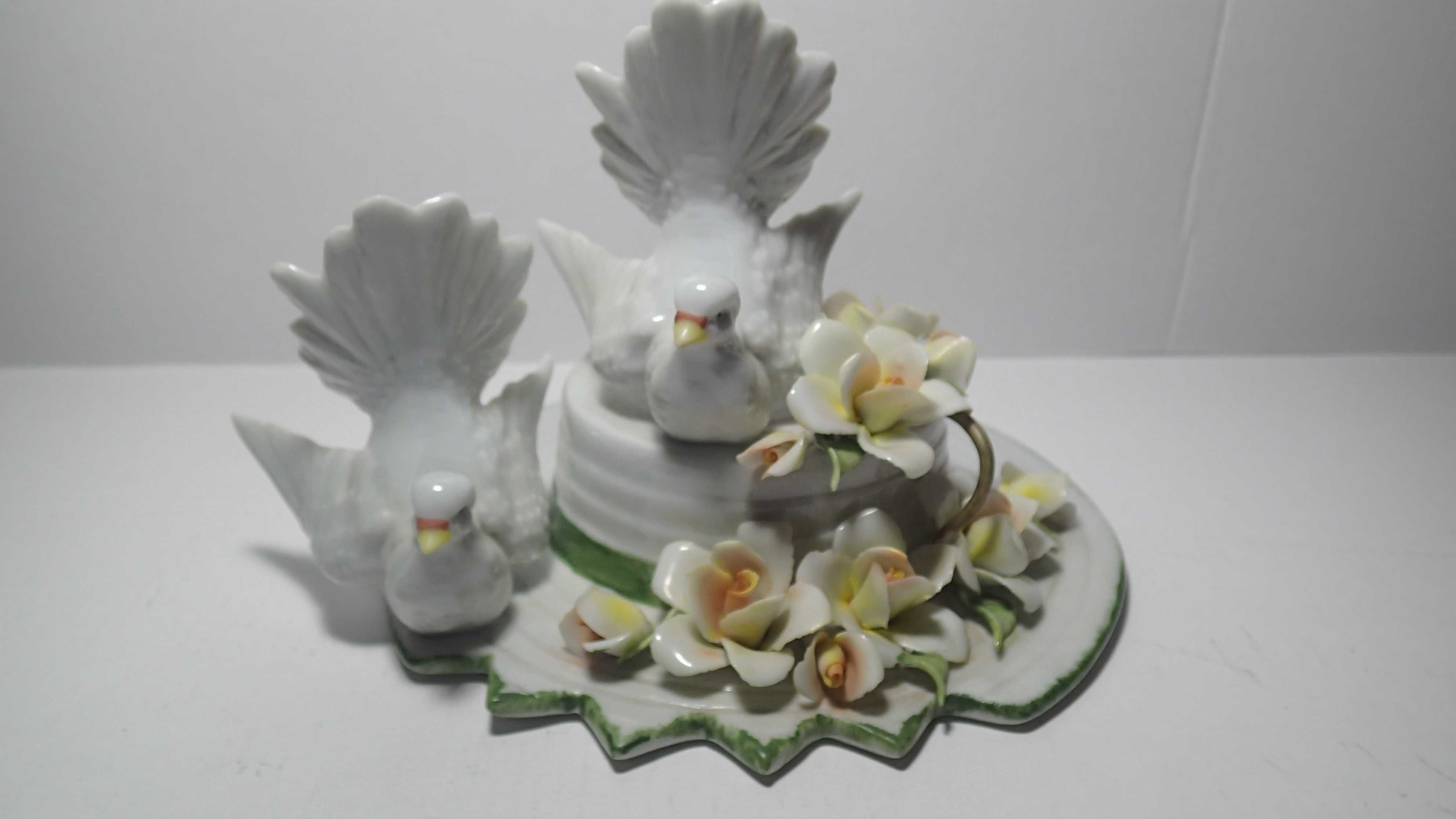 Porcelana e Biscuit CAPODIMONTE