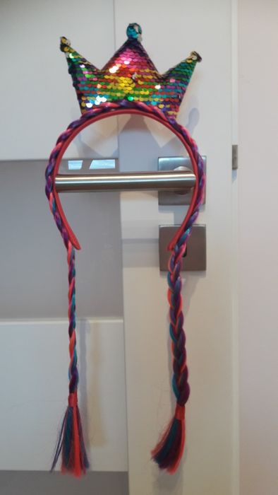 Stroj Opaska z koroną i warkoczami