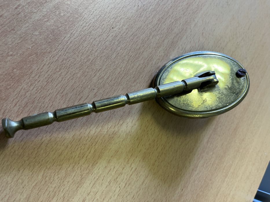 Wieszak na ubrania, mosiężny składany zabytek