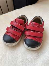 Взуття для хлопчика або дівчинки