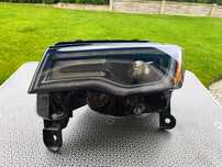 Lampa reflektor lewa Jeep Grand Cherokee WK2  SRT