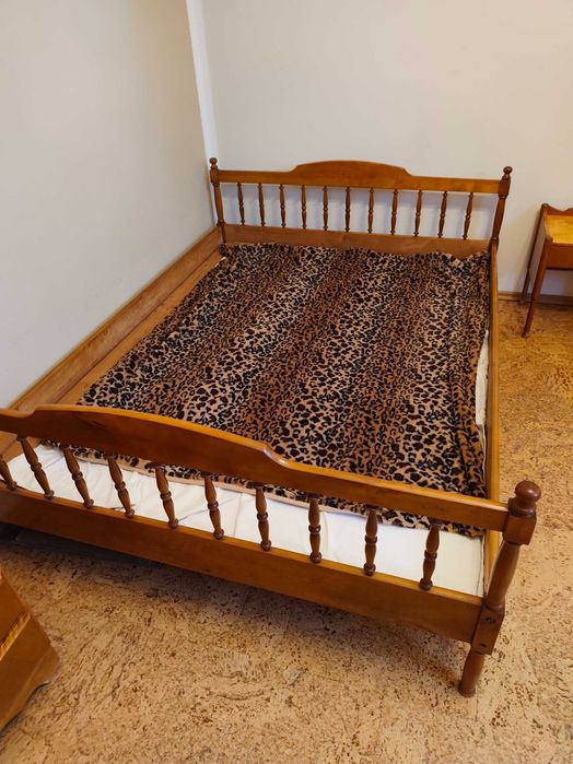 Komplet w stylu cepelia - 8 unikatowych drewnianych mebli