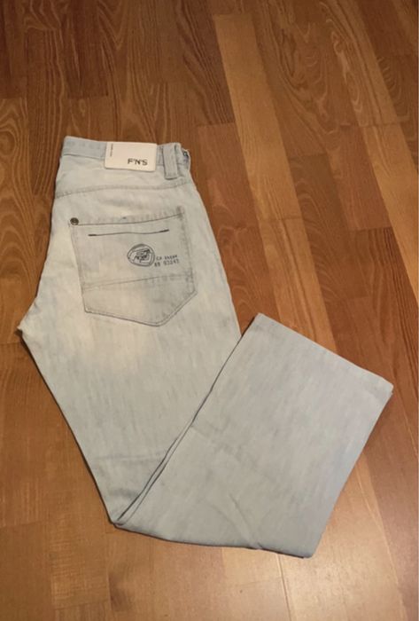 Jasne męskie spodnie rozmiar M