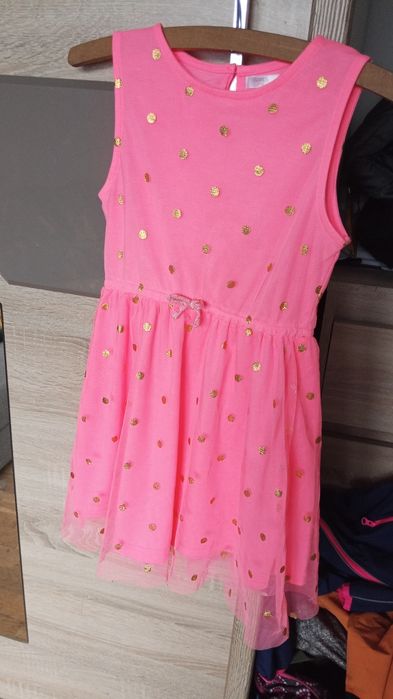 Śliczna sukienka 128/134