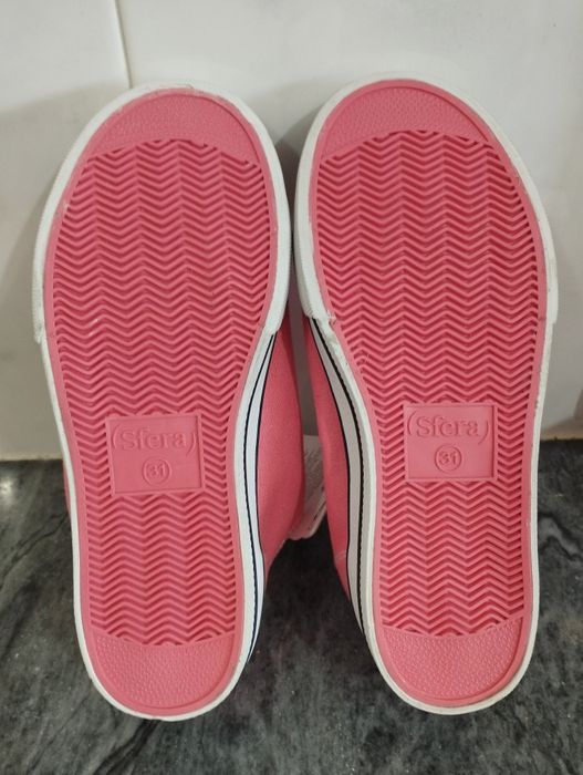Sapatilhas Rosa Novas da Unit Shoes