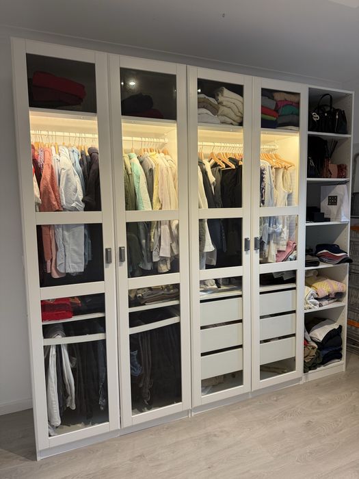 Roupeiro IKEA c/ 4 portas