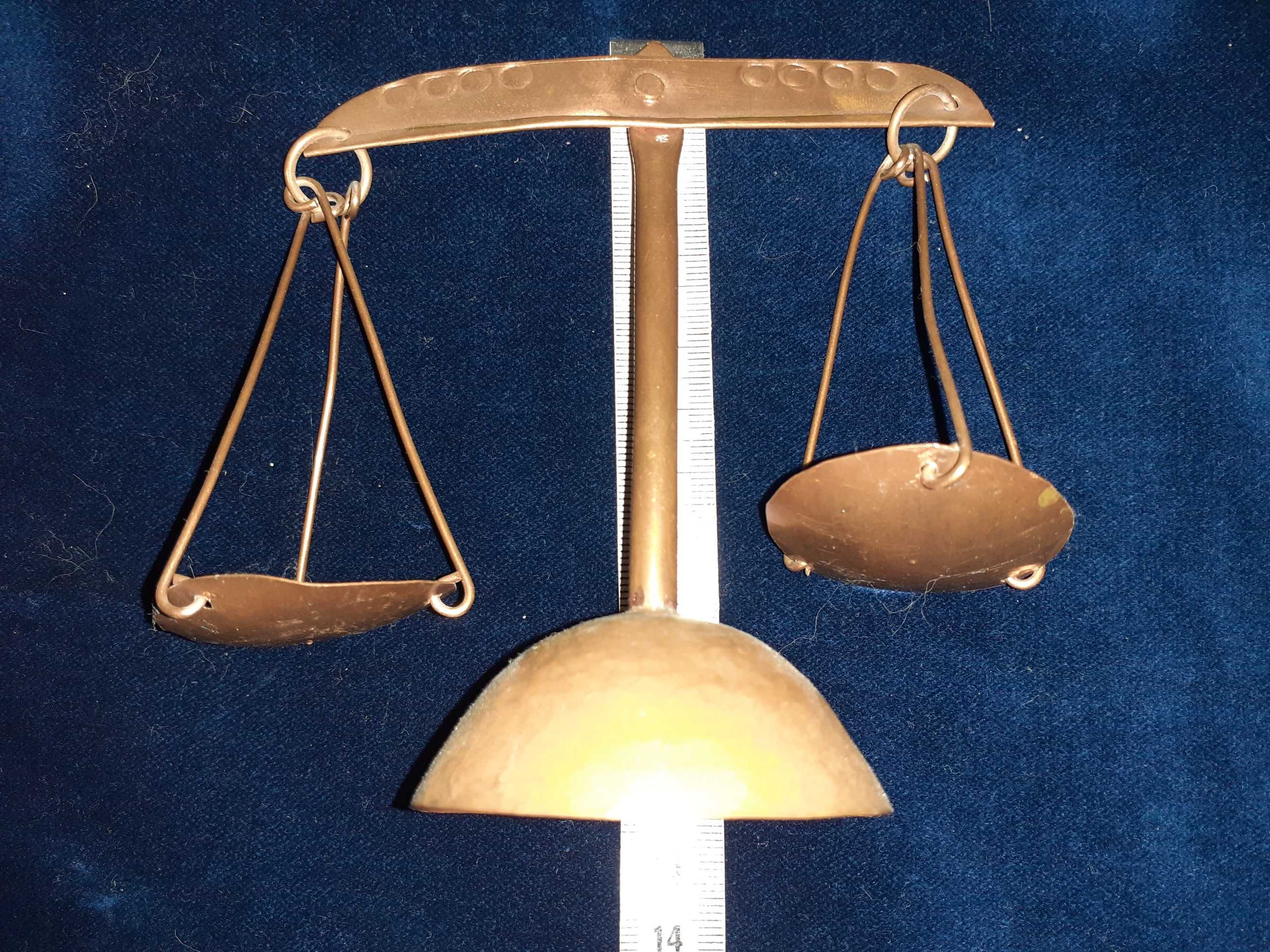 Balança Antiga 12 cm Altura