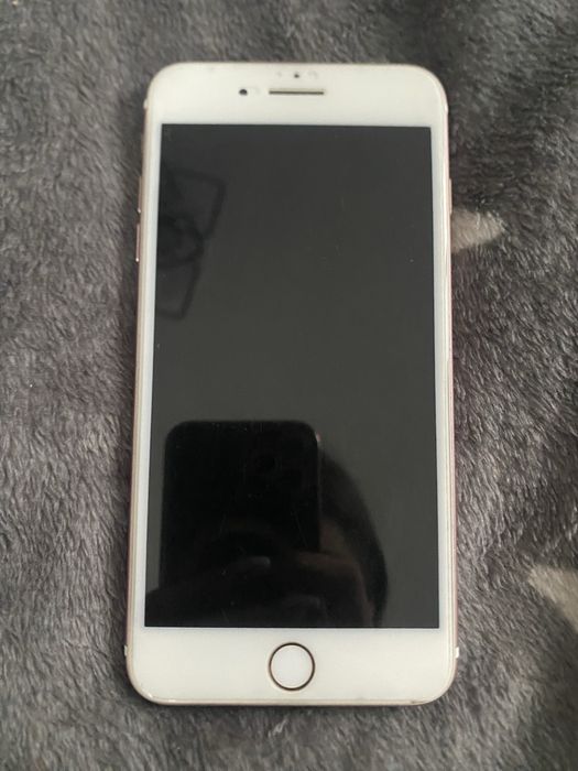 Айфон 7+ рожевий