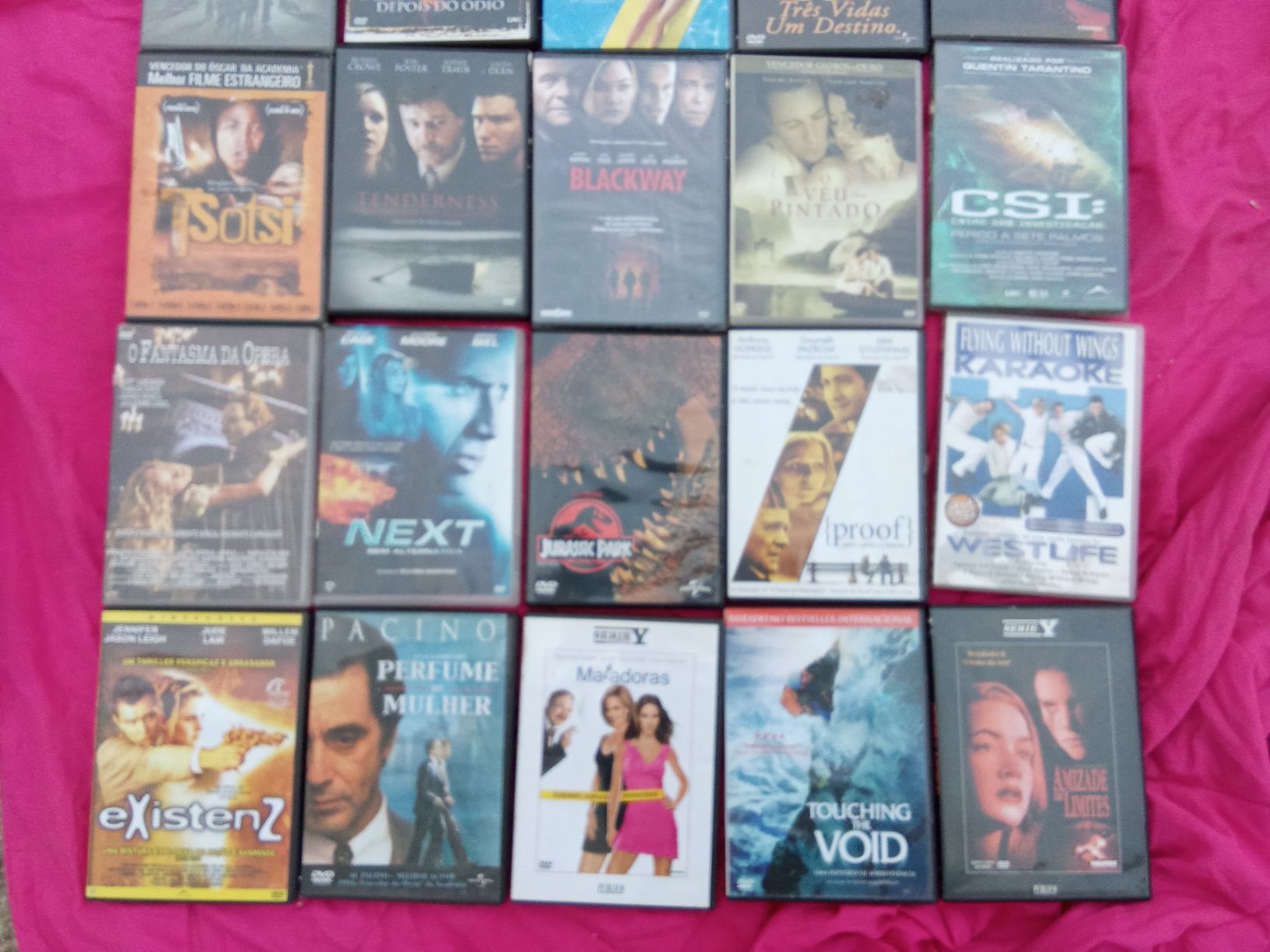 35 DVDs incluindo existenz