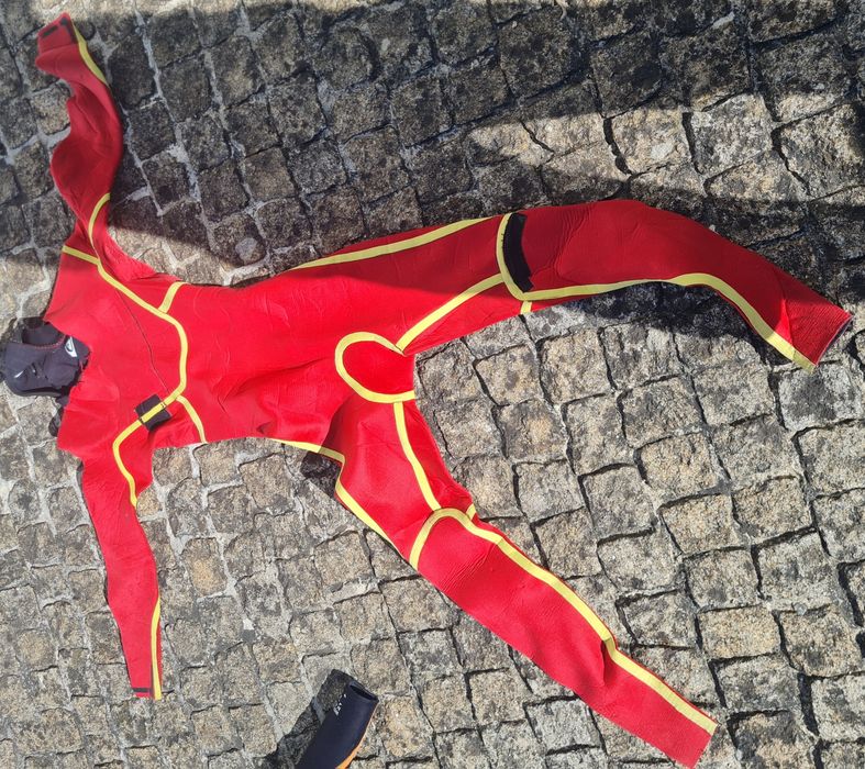 Fatos de surf Rip Curl, Quiksilver, Deeply