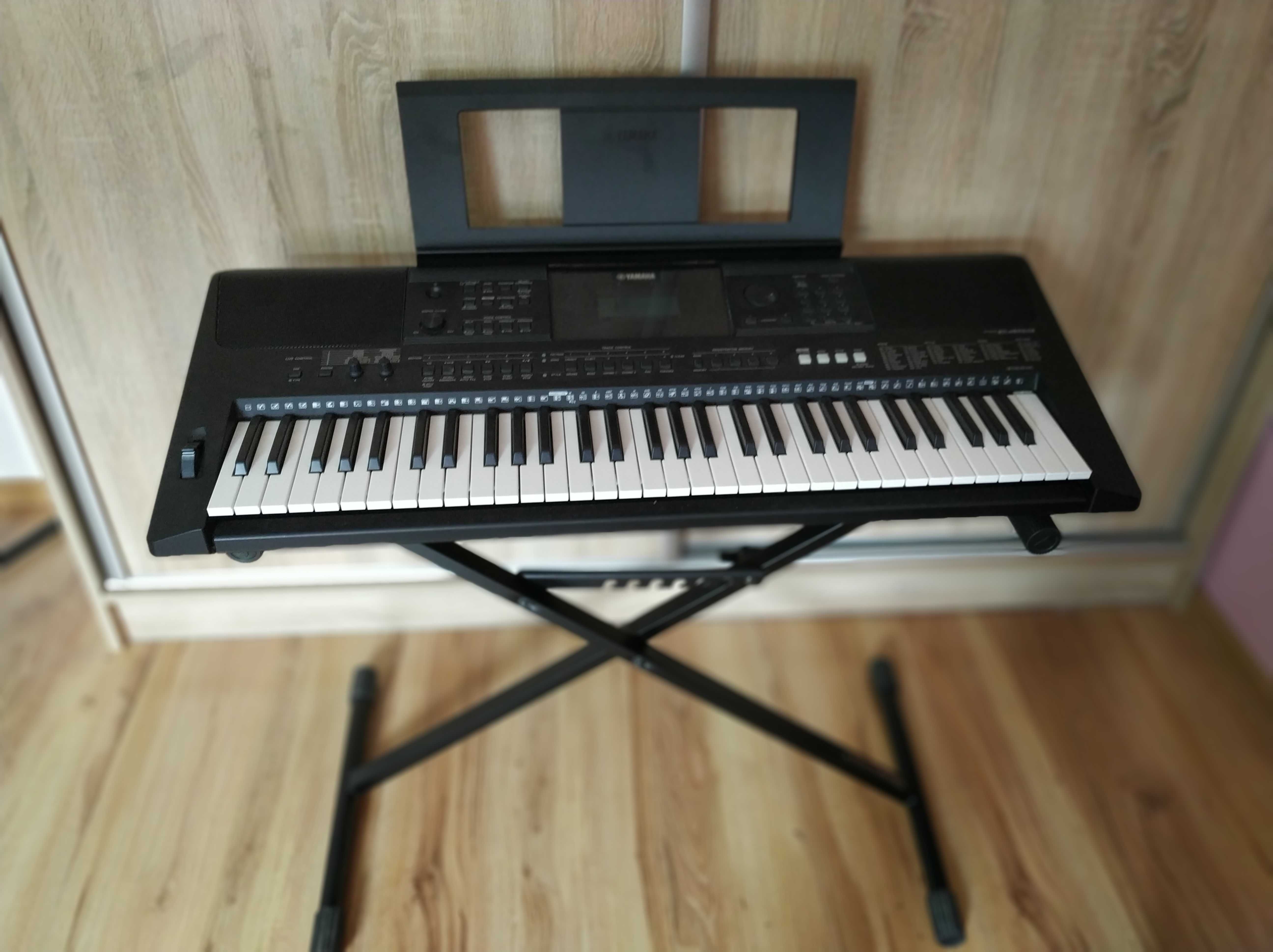 Keyboard Yamaha E453