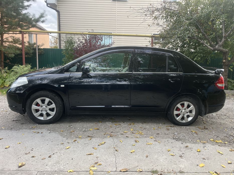 Nisan Tiida автомат 1.6