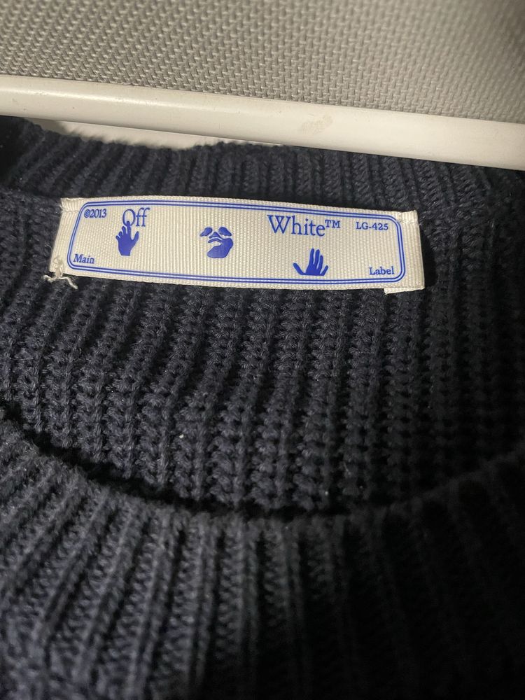 Off white knitted sweater вязаний светр