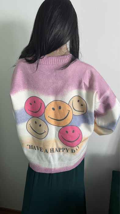 Sweter emotki uśmiech kryształy