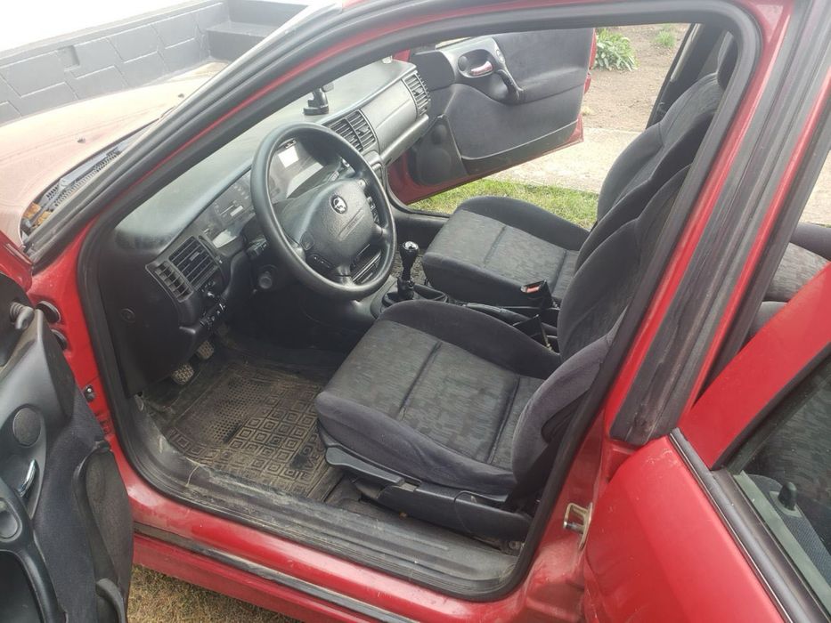 Опель вектра б (1.6)