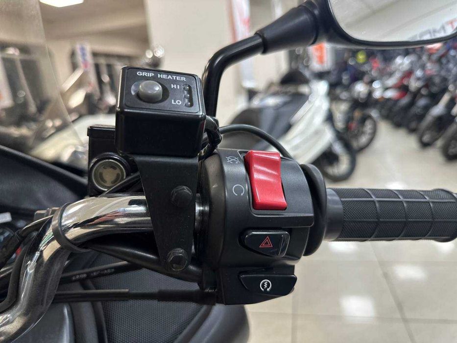 Максі-скутер Honda Forza 250 Z MF08