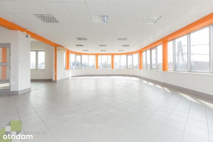 Lokal biurowo-usługowy 200m2 w Łomiankach.