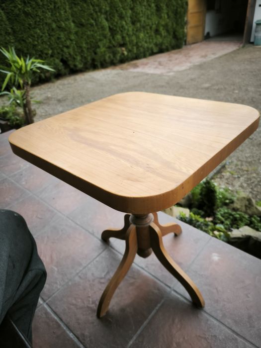 Stolik kawowy fornirowany