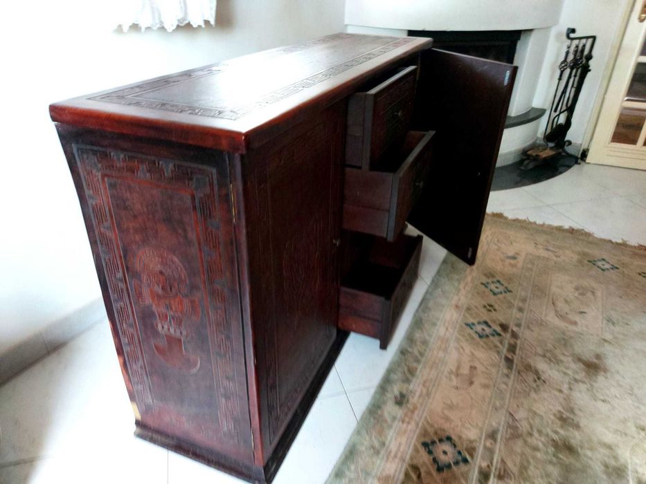 Sideboard Exclusivo em Pele