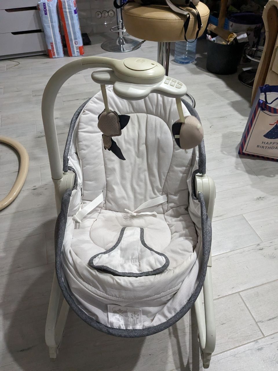 Дитяче крісло гойдалка