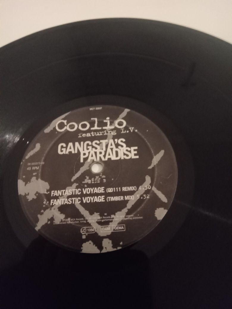 Coolio featurning L.V. Gangsta,s Paradise