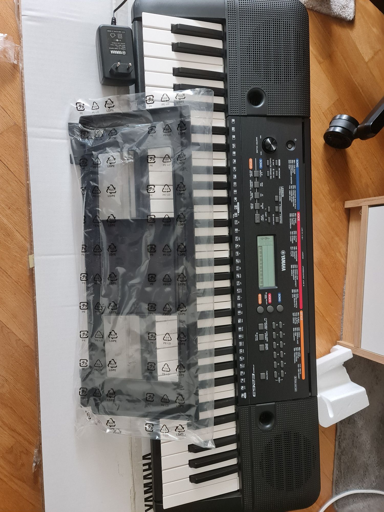 Продам Yamaha psr-e263
