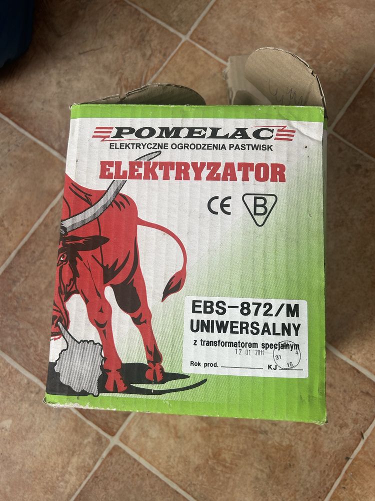 Elektryzator z transformatorem specjalnym