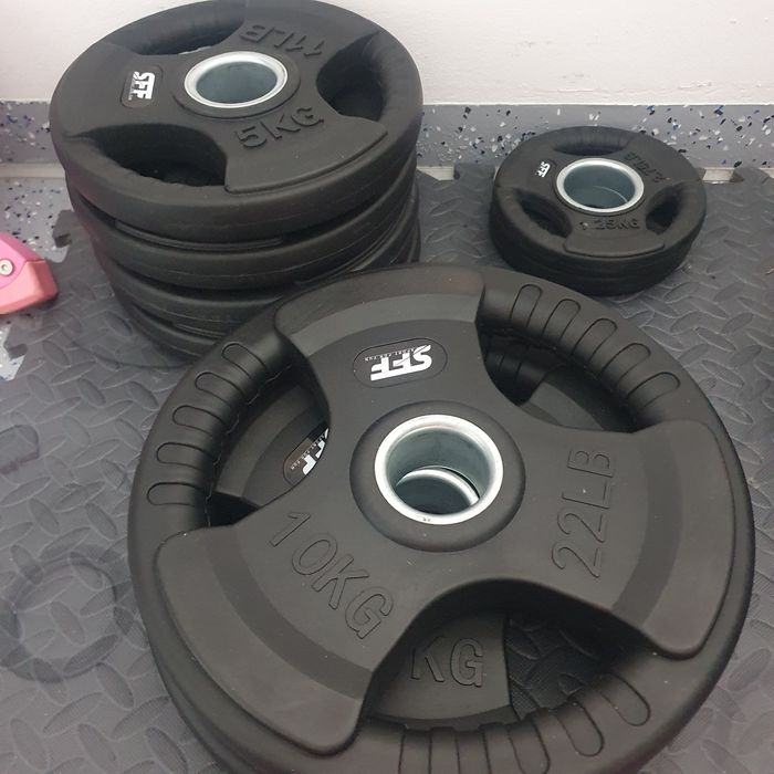 Siłownia domowa sztanga olimpijska, hantle i obciążenie