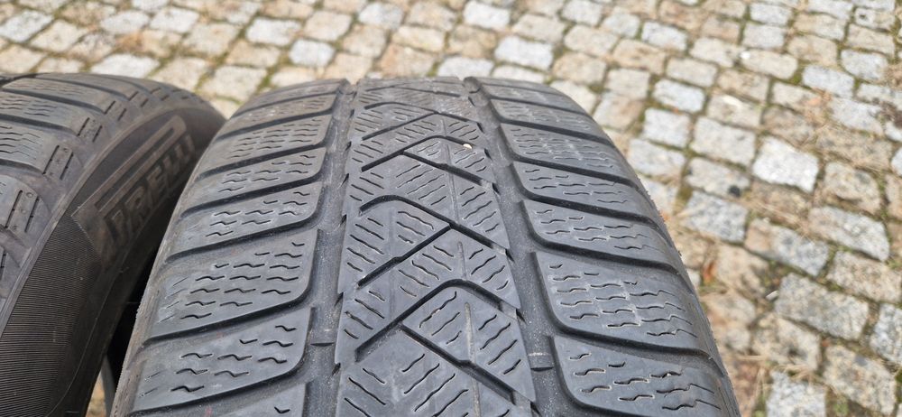 2 Opony zimowe 225/55/17 Pirelli Sottozero 3 2022 rok zima