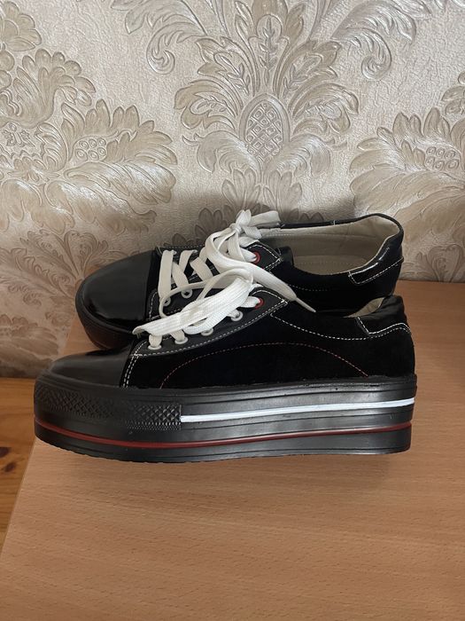 Сліпони з натуральної шкіри, Кеди на танкетці