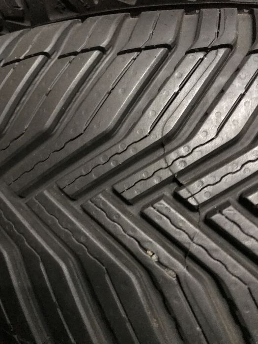 Комплект шин б/у всесезонные 205/60 16 Michelin Cross climat