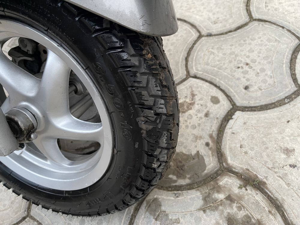 Скутер Honda Lead AF48