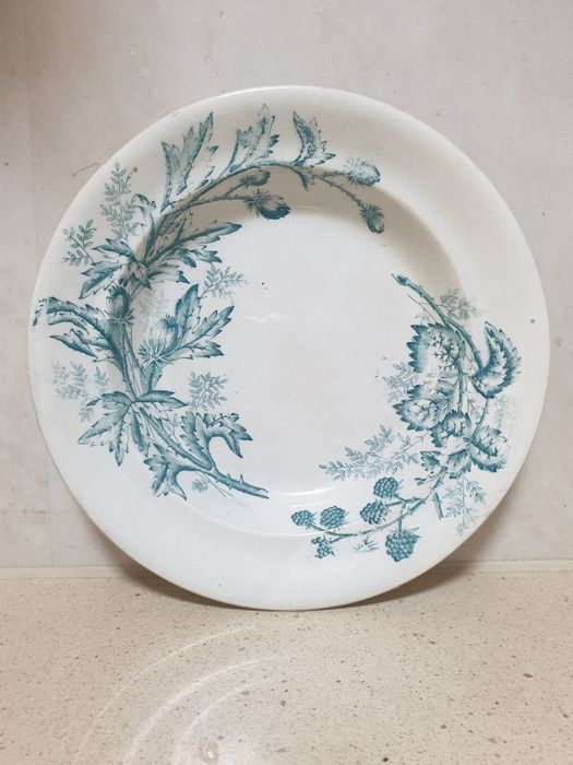 Lindo antigo prato da fábrica Alcântara