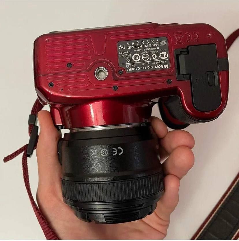 Продам фотоапарат Nikon d3100 + Объектив AF-S DX Nikkor 18-55mm