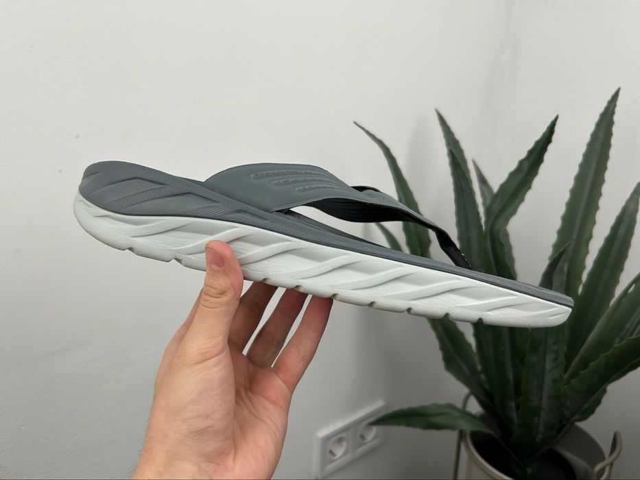 Оригінал! Тапочки шльопки вєтнамки Hoka Refovery Flip 47 розмір 03840